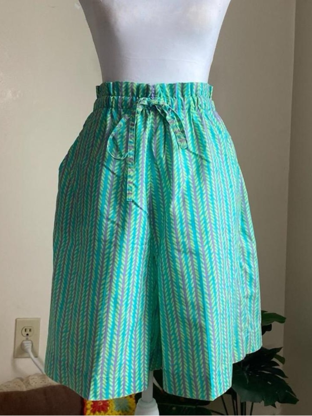 Vintage 90s L.L. Bean green multicolored abstract pull on shorts - Picture 7 of 8